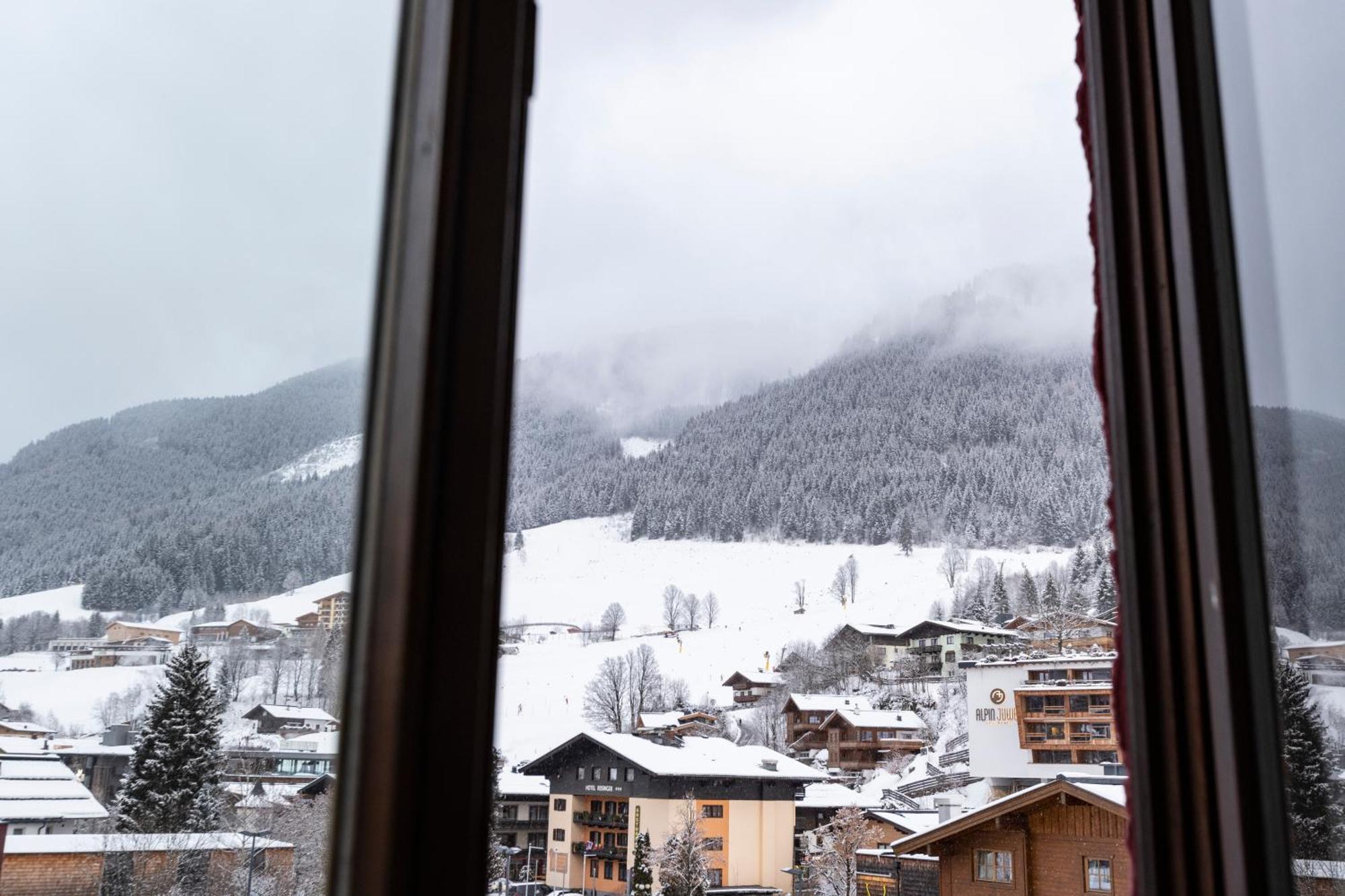 Hotel Pinzgauerhof - Inclusive Evening Dinner Saalbach-Hinterglemm Ngoại thất bức ảnh